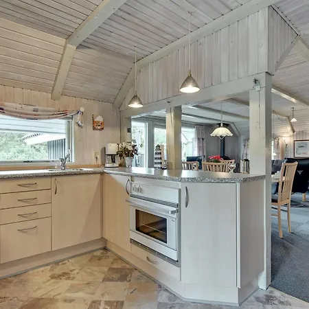 Emmi - 2-5km From The Sea By Interhome بيت للعطل