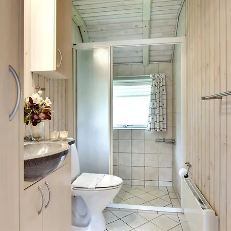 Emmi - 2-5km From The Sea By Interhome