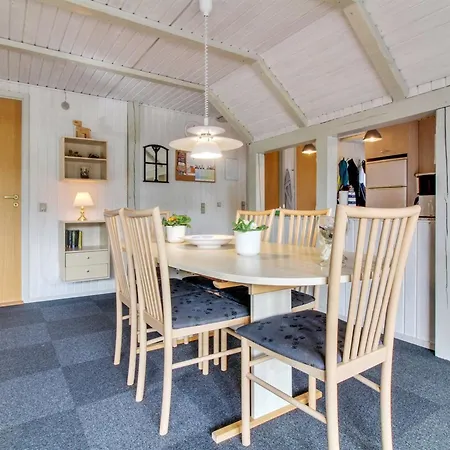 Emmi - 2-5km From The Sea By Interhome *