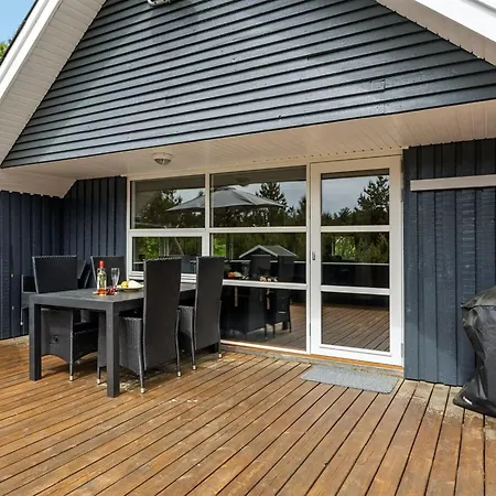 Emmi - 2-5km From The Sea By Interhome *