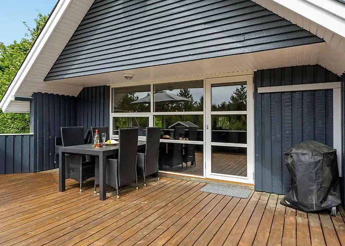 Emmi - 2-5km From The Sea By Interhome